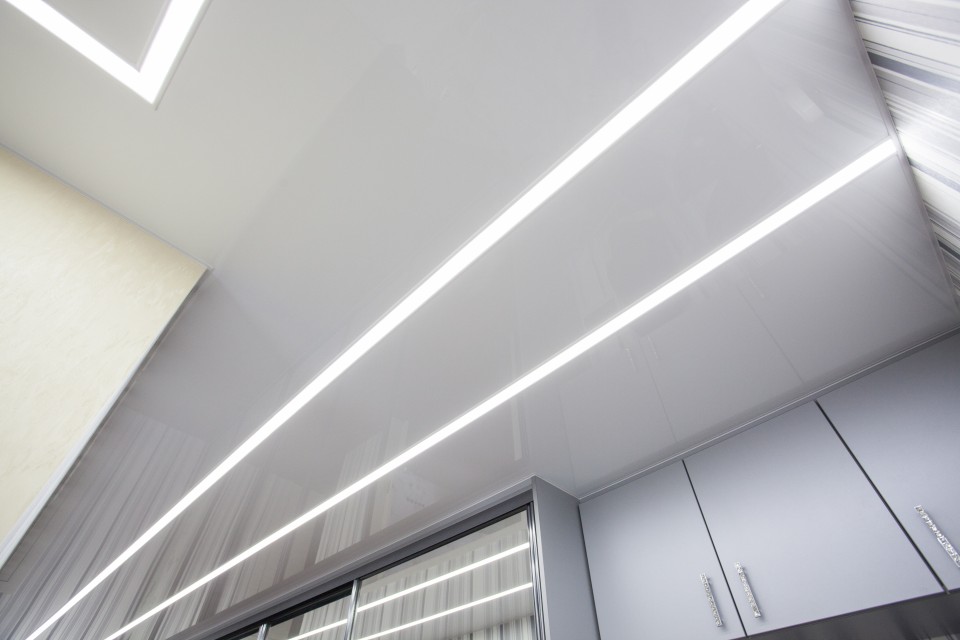 Заказать световые потолки с линией света в г. Белгород